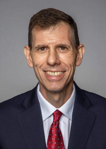 A photo of Scott Holan